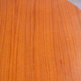 Scandinavian table 119.5 cm
