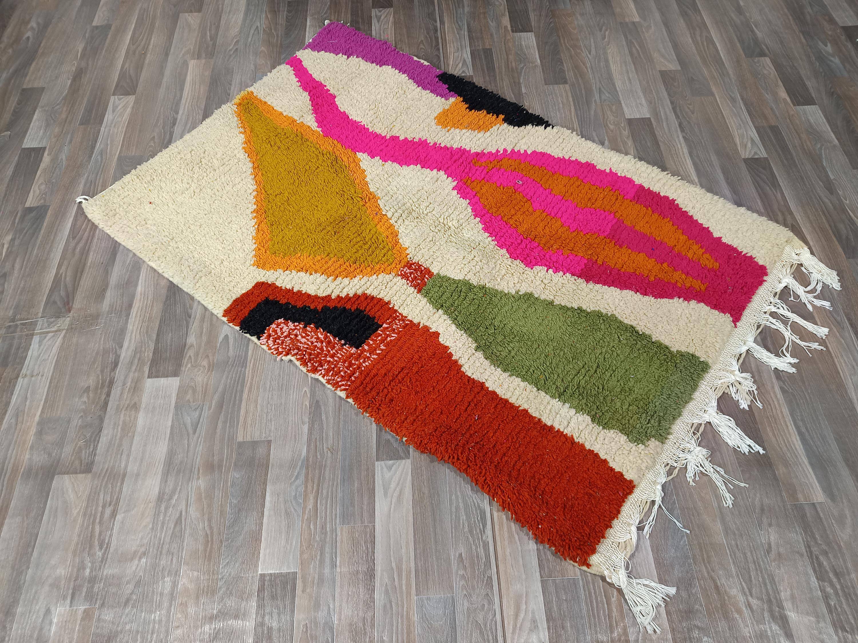 Handmade traditional carpet 250cm x 150cm Moroccan