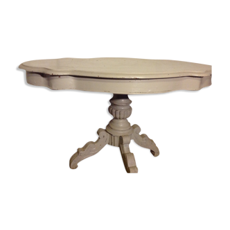 Violin table