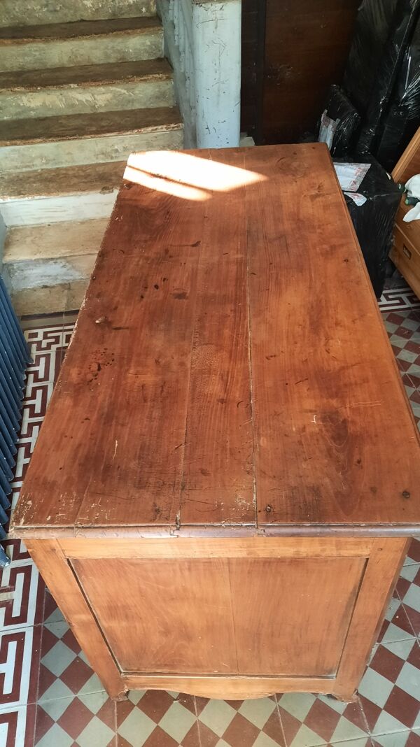 Buffet bas ancien en merisier