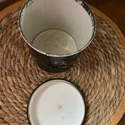 Boîte en tôle motif japonisant années 40.