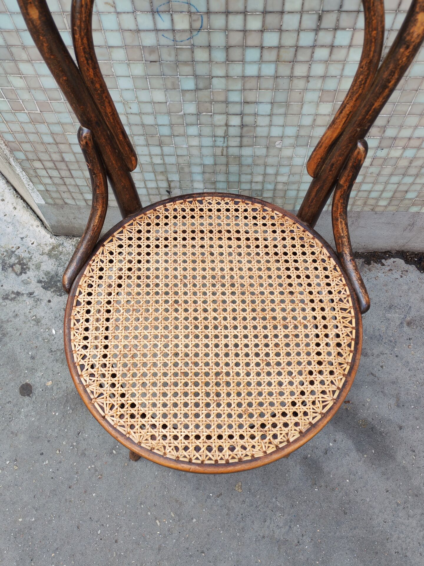 Chaise bistrot ancienne en bois courbé modèle18  Thonet