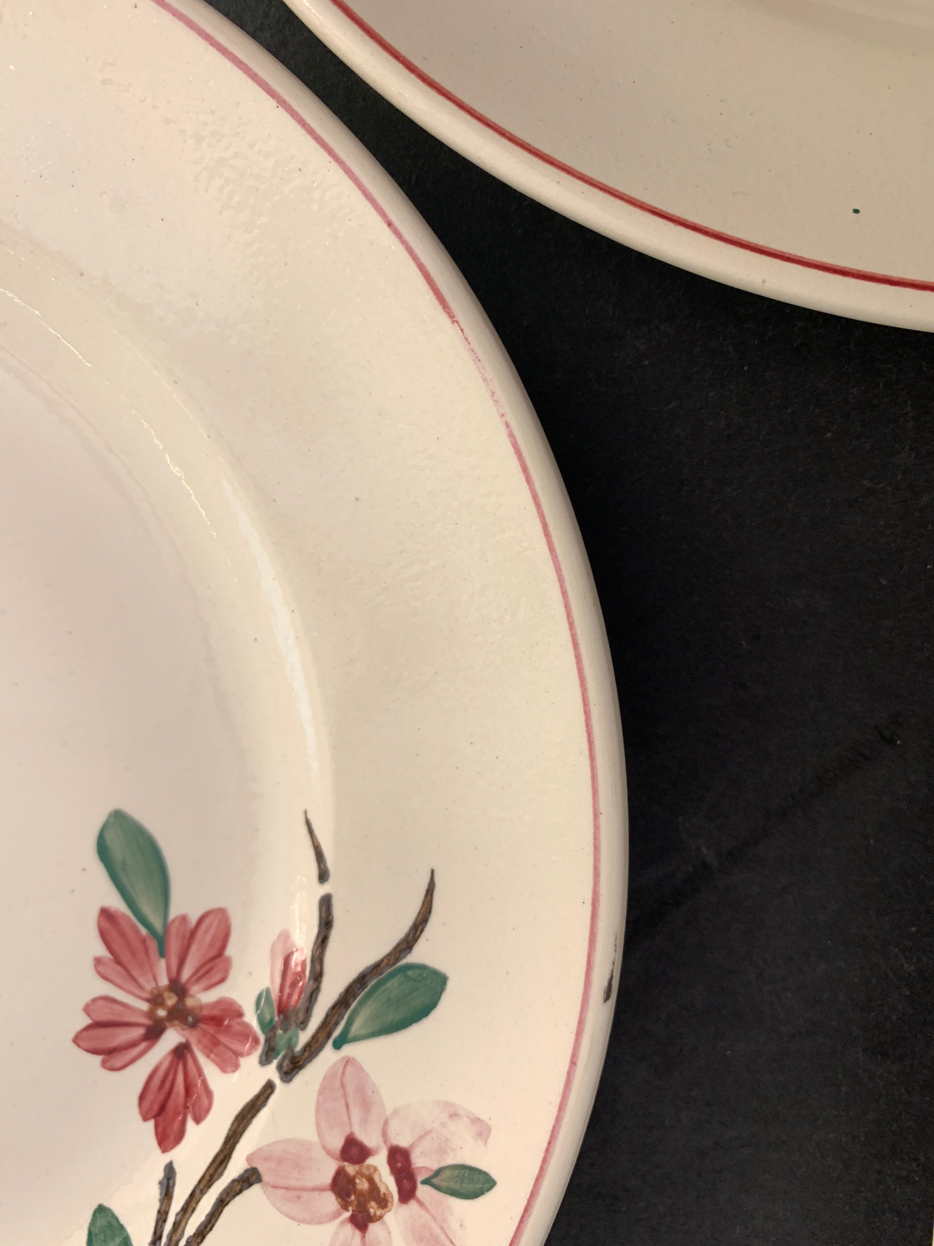 5 assiettes à dessert Digoin Sarreguemines, modèle Aigues Vives, 1940