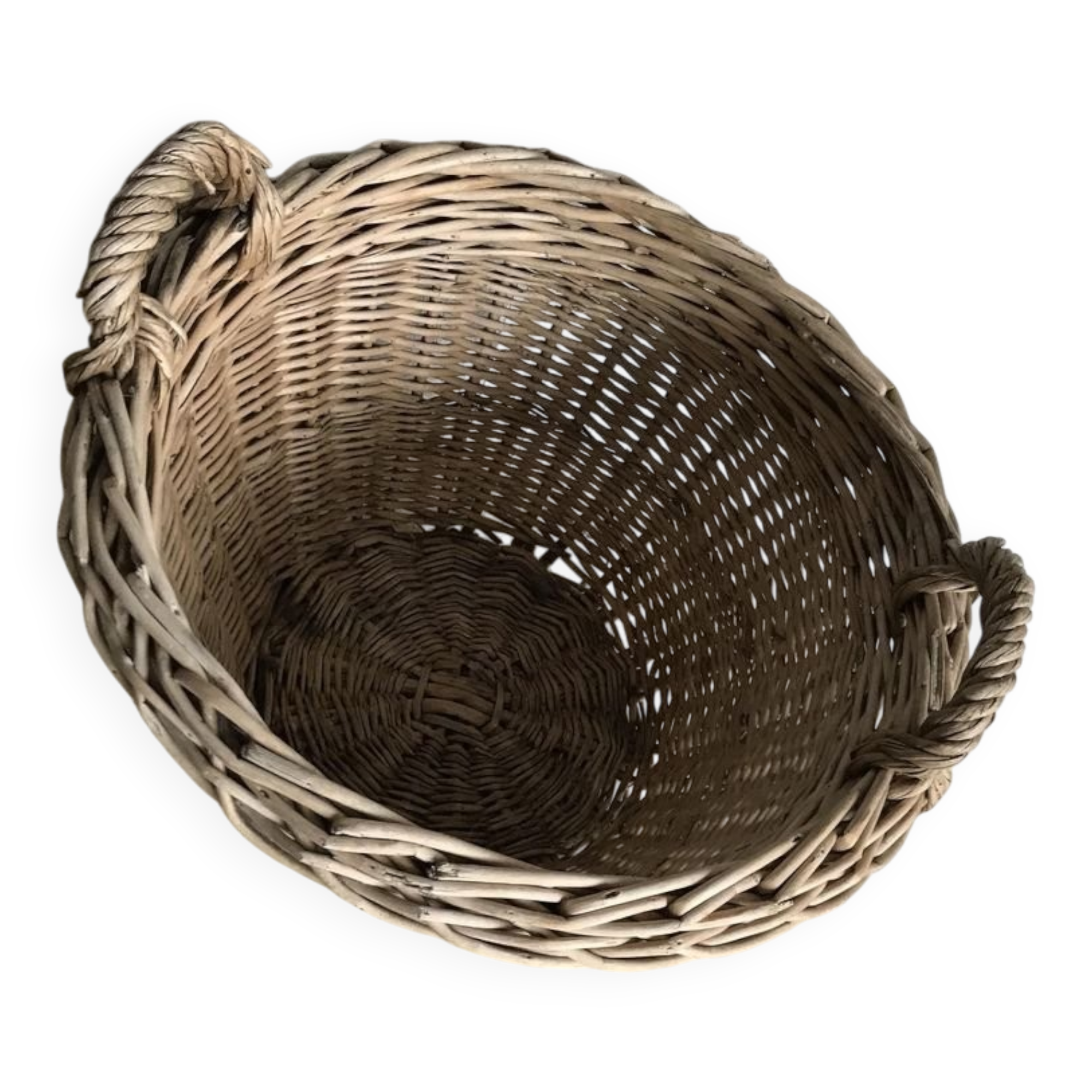 Set of 3 vintage brown wicker baskets from the 1960s, different sizes.