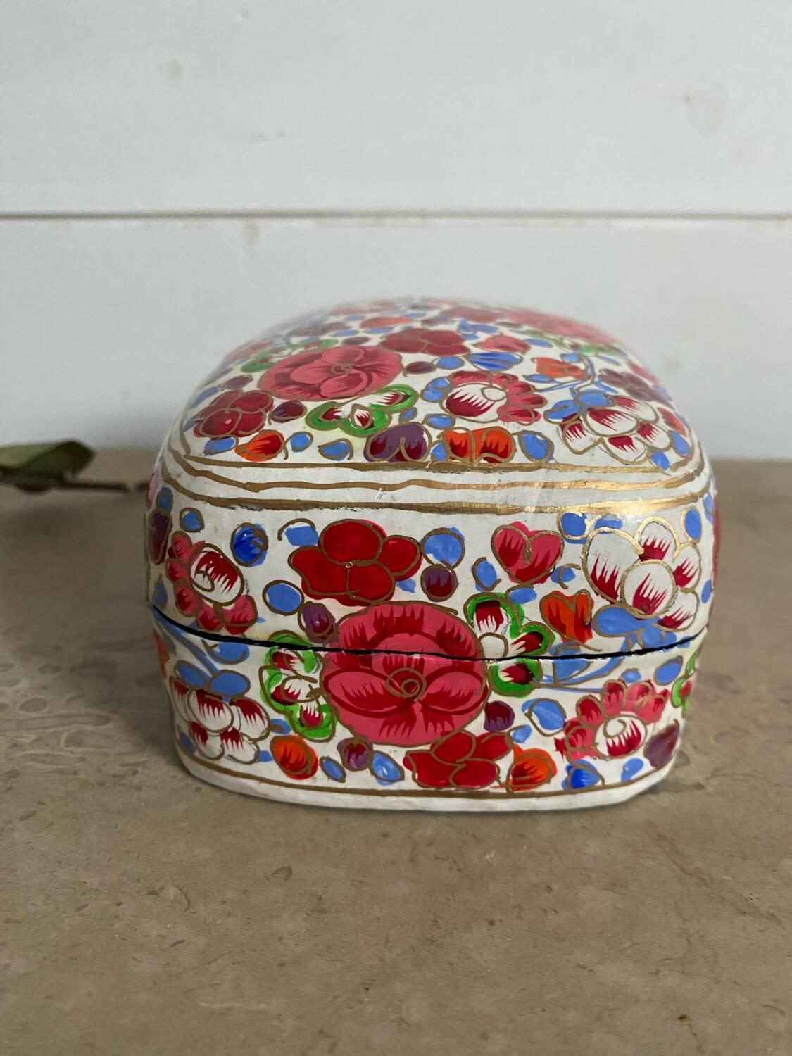 Old lacquered papier-mâché jewelry box