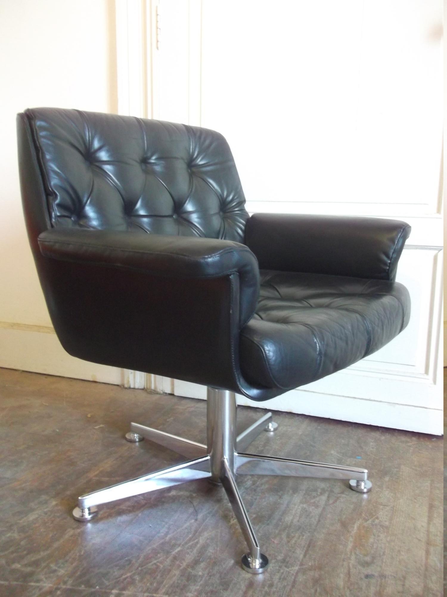 Airborne swivel armchair, 1970