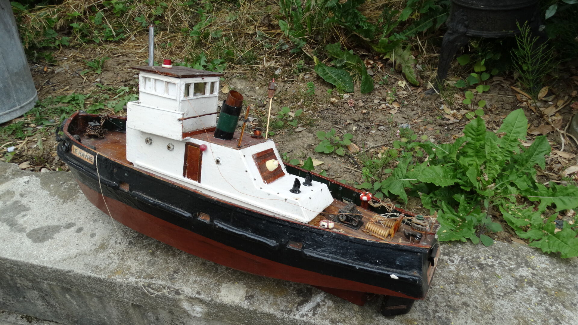 Boat tug bee 22 le havre jouet 70s