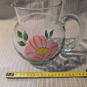 Pichet décoratif avec motif floral