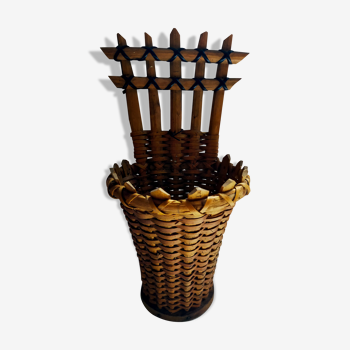 Braided wicker plant holder