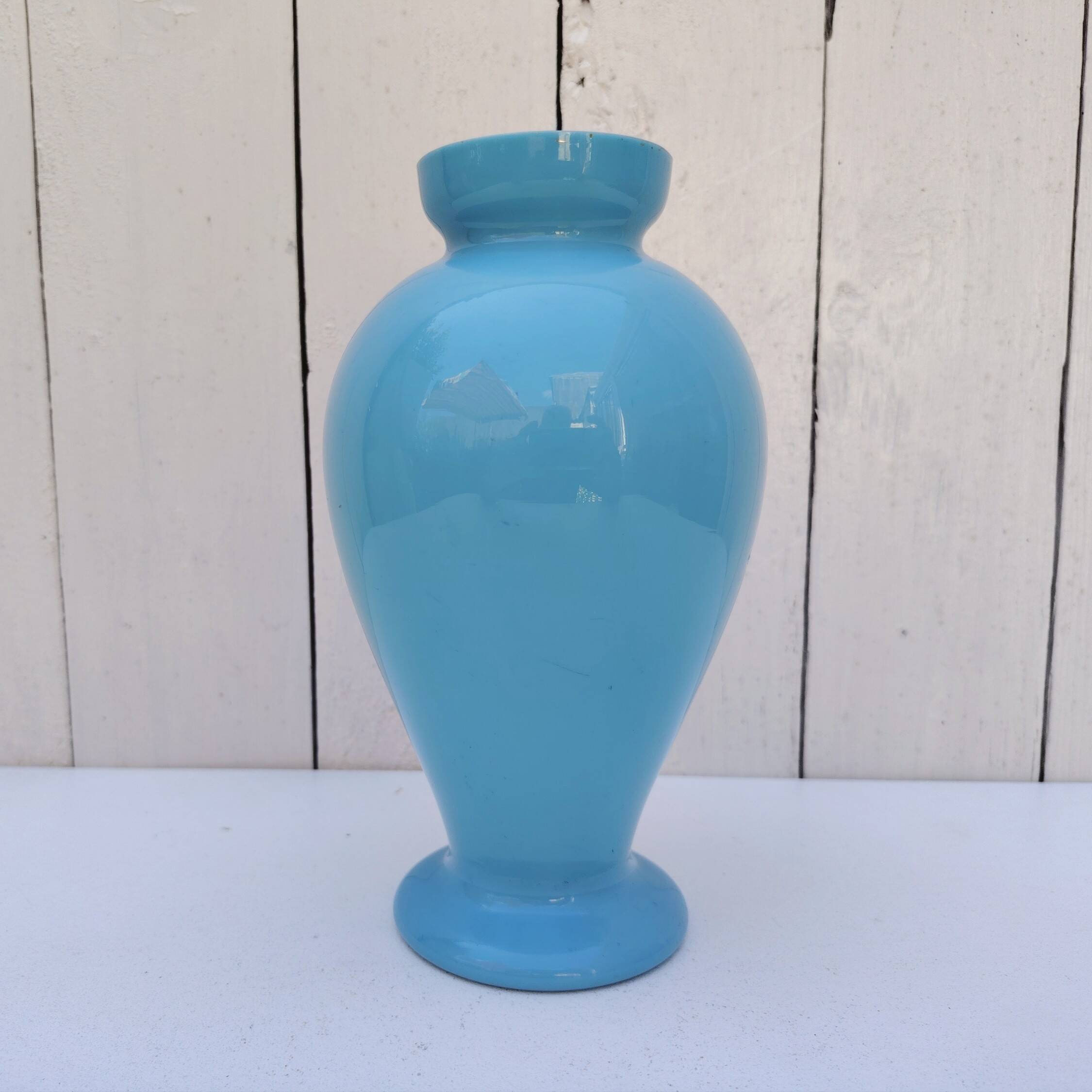 Opaline vase, Napoleon III flower bouquet decoration