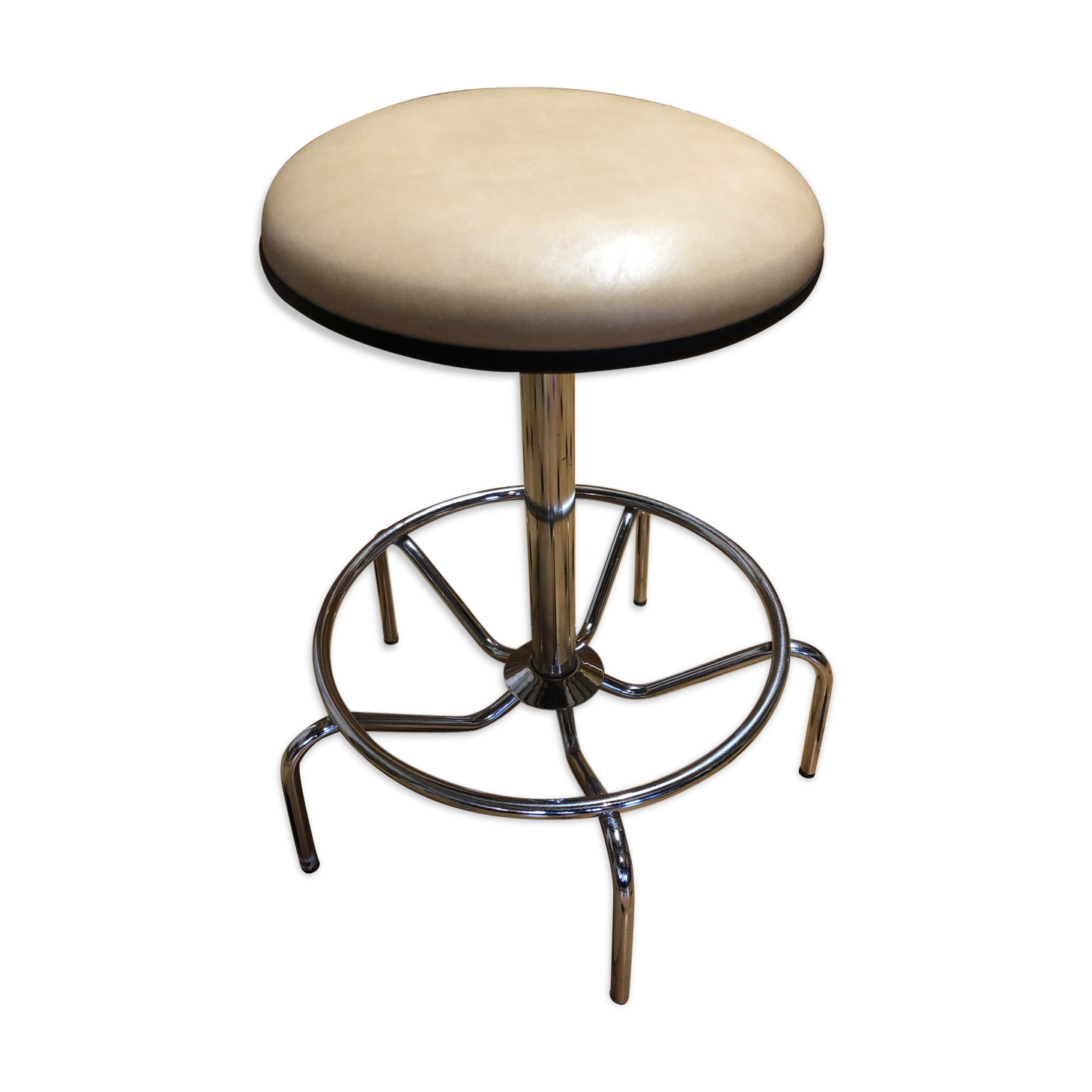 Stool mirima