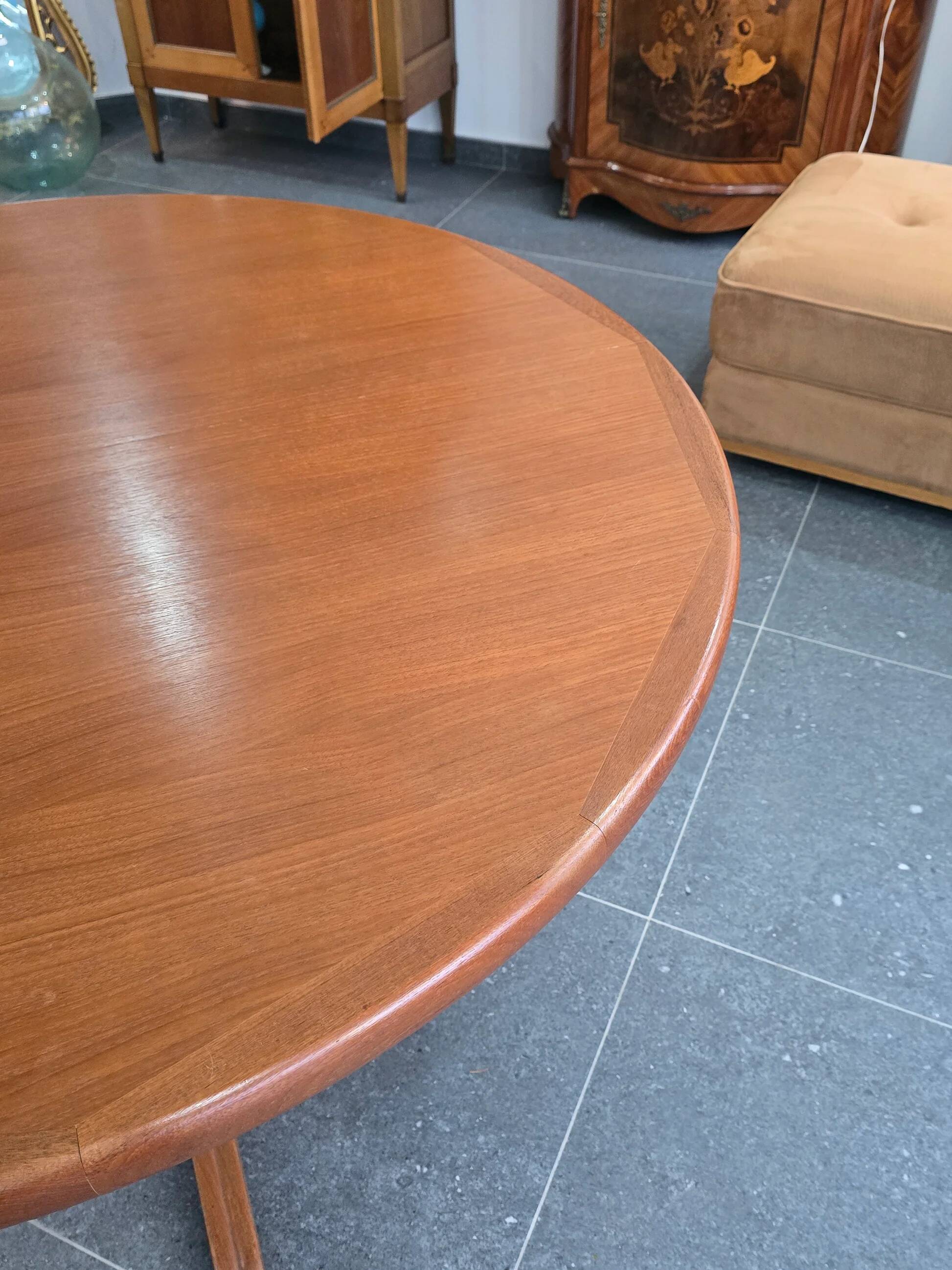 Extendable teak round table – vintage Scandinavian design – Ø120 cm + 2 extensions