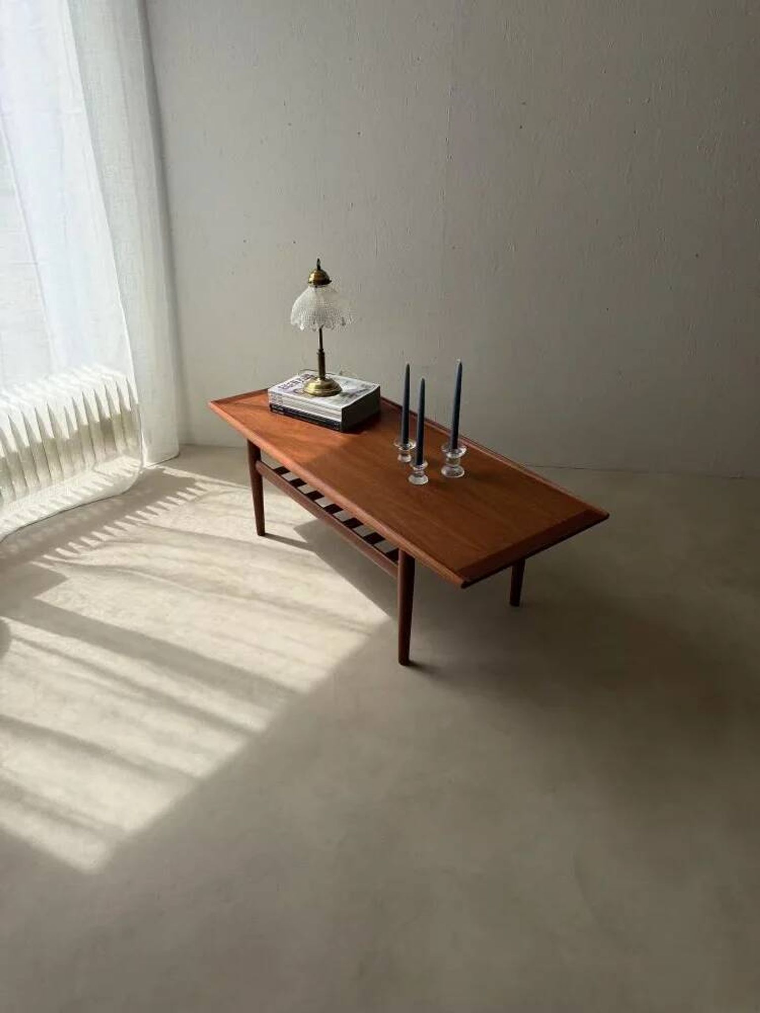 Table basse en teck Grete Jalk Glostrup Møbelfabrik années 1960