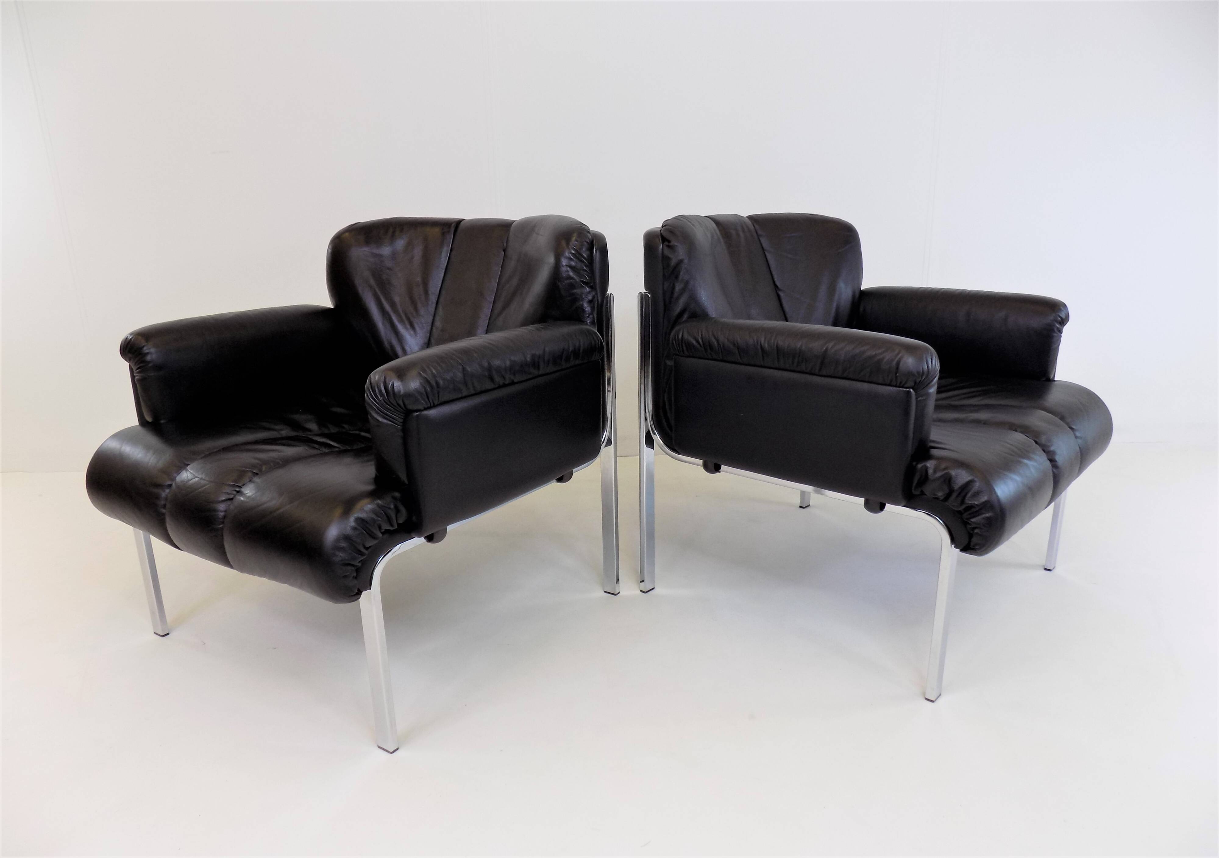 Set of 2 Girsberger Eurochair leather armchairs