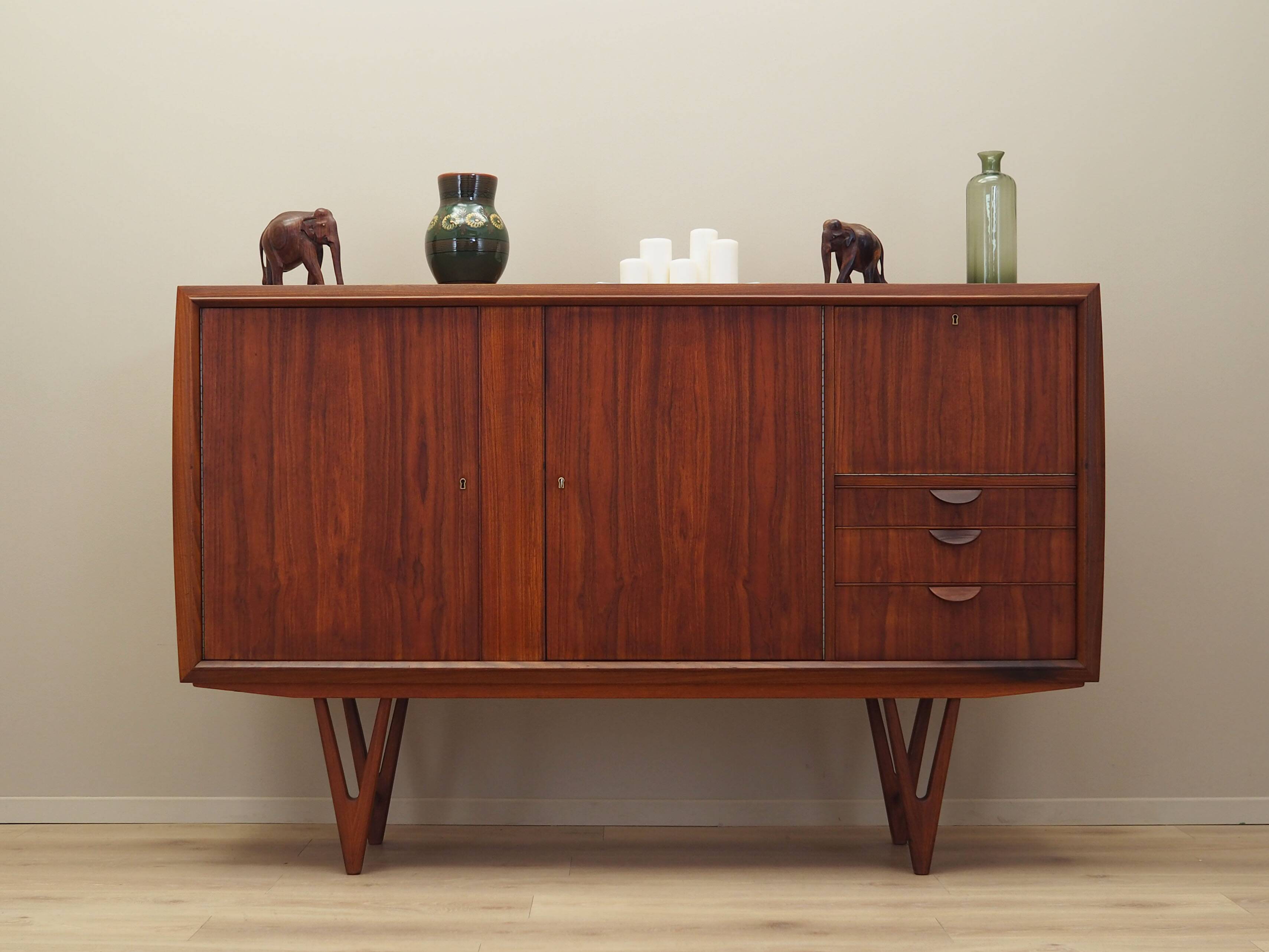 Buffet haut en teck, design danois, années 1960, designer : Kurt Østervig