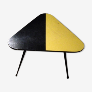 Table Stella 50s tripod and triangular yellow & black formica top