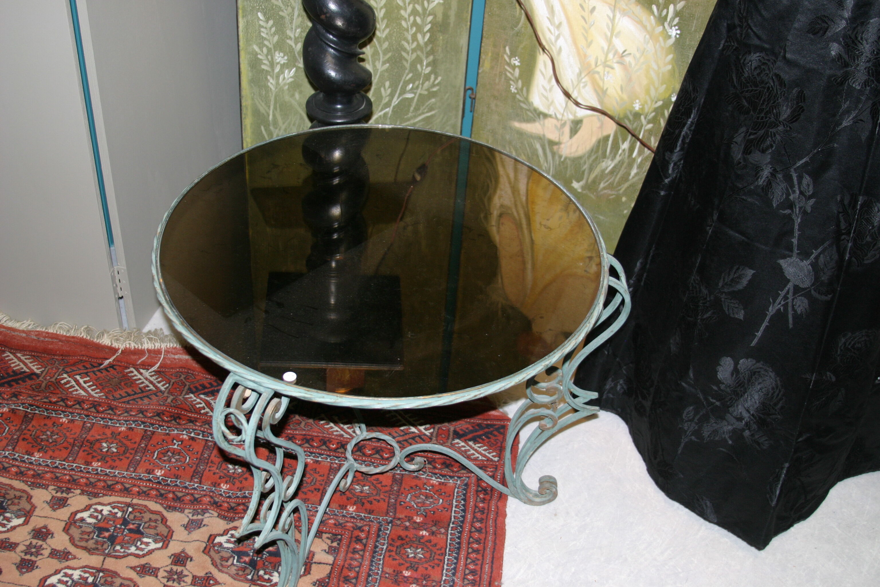 Table ronde avec plateau en verre