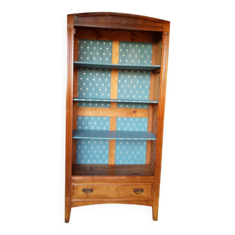 Armoire étagère rafraîchie