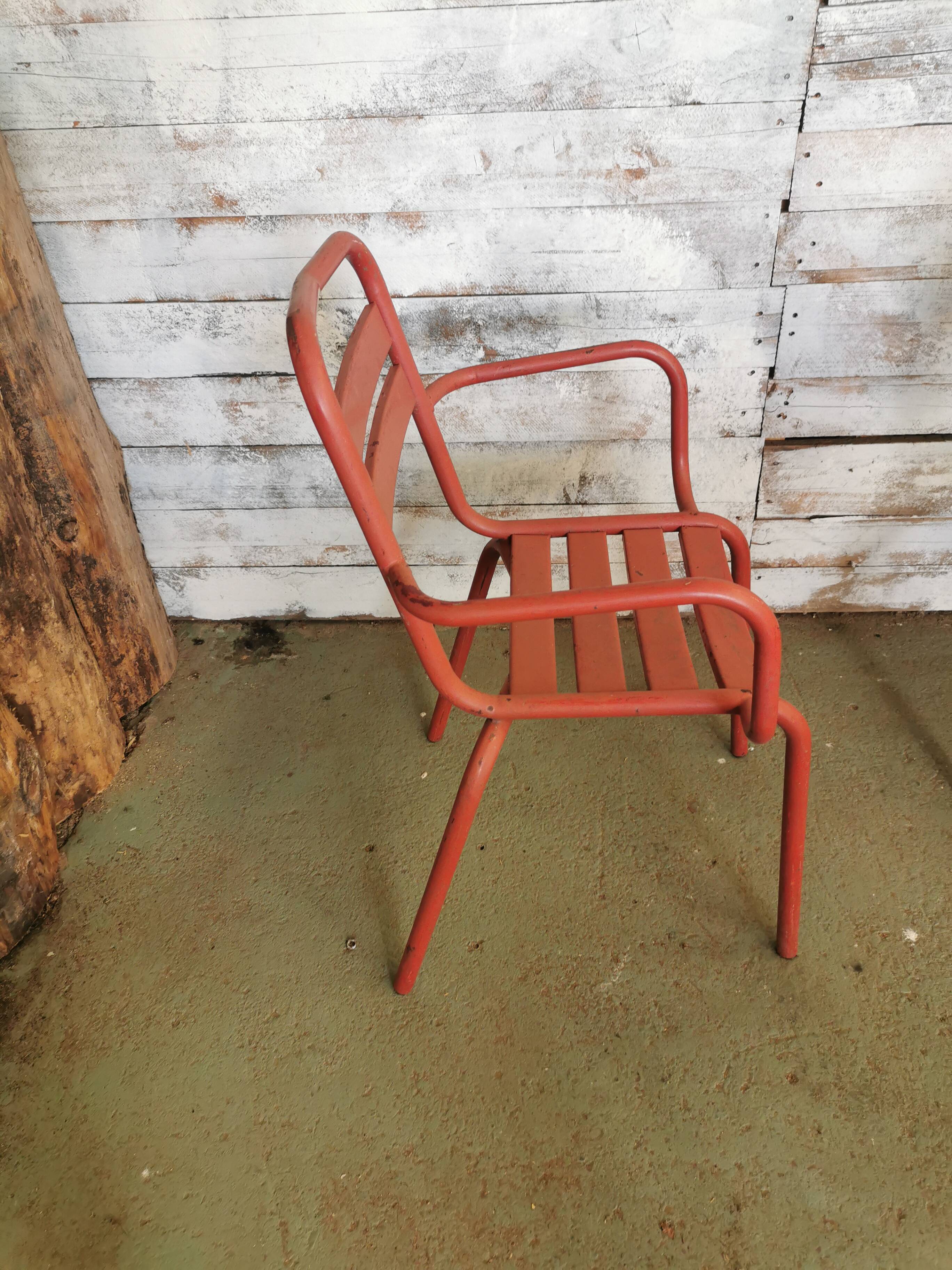 Chaise metalique bistrot