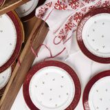 Suite de 10 assiettes à dessert et un plateau en porcelaine de Limoges, ETS Ternet