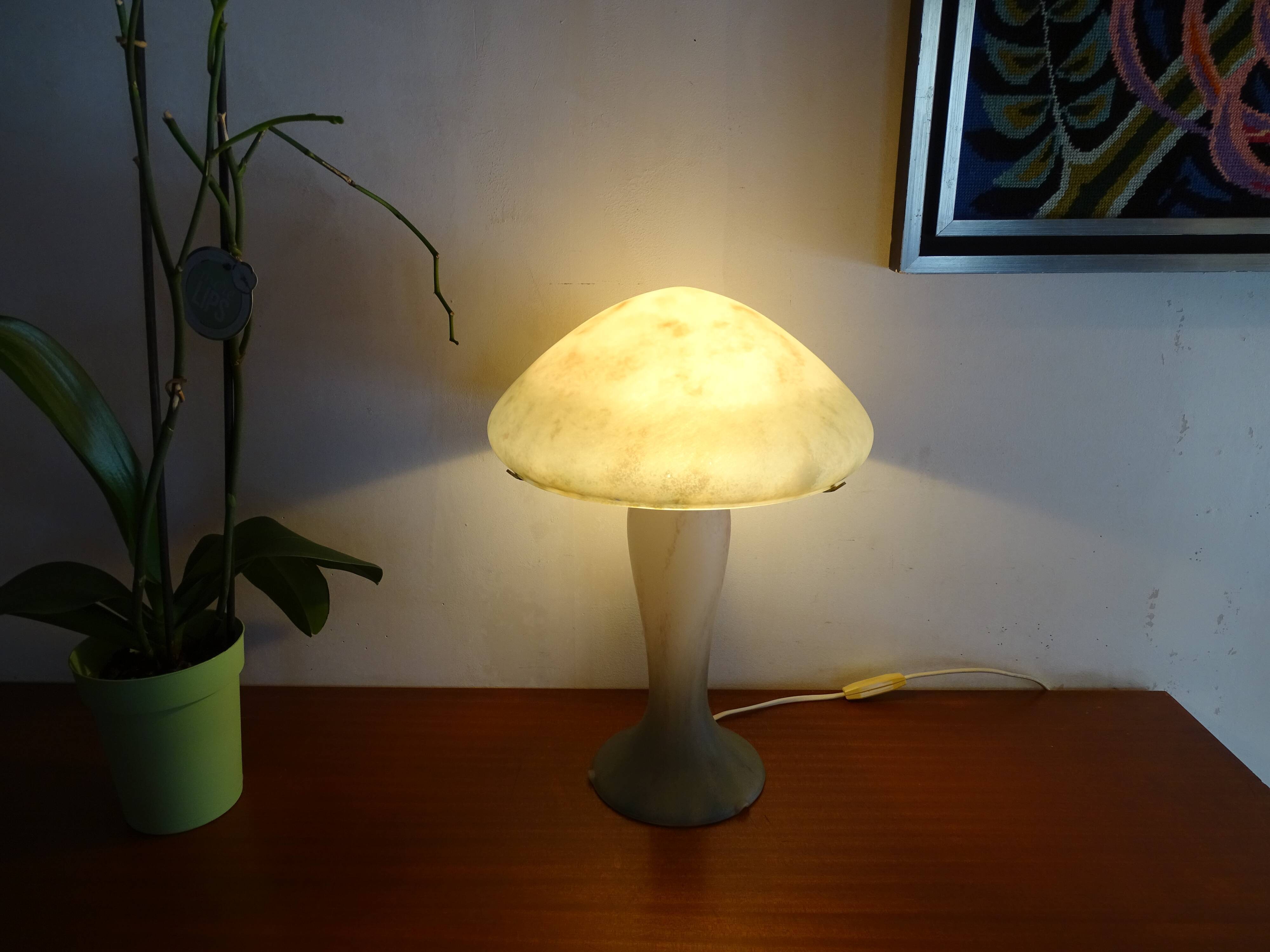 Mushroom lamp glass paste
