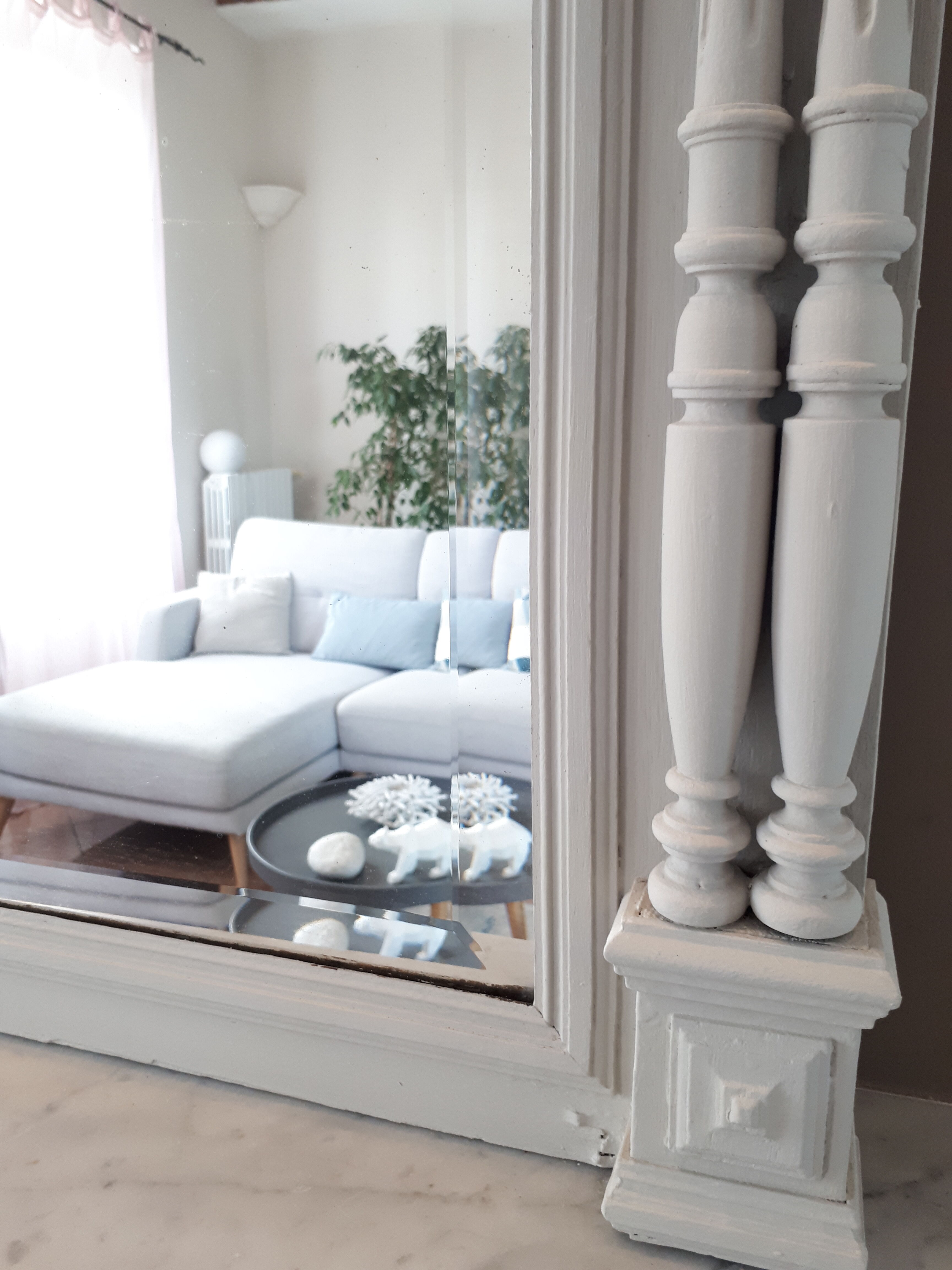 Miroir Trumeau style Henri II glace bisautée rénové gris clair  106 x 77 cm