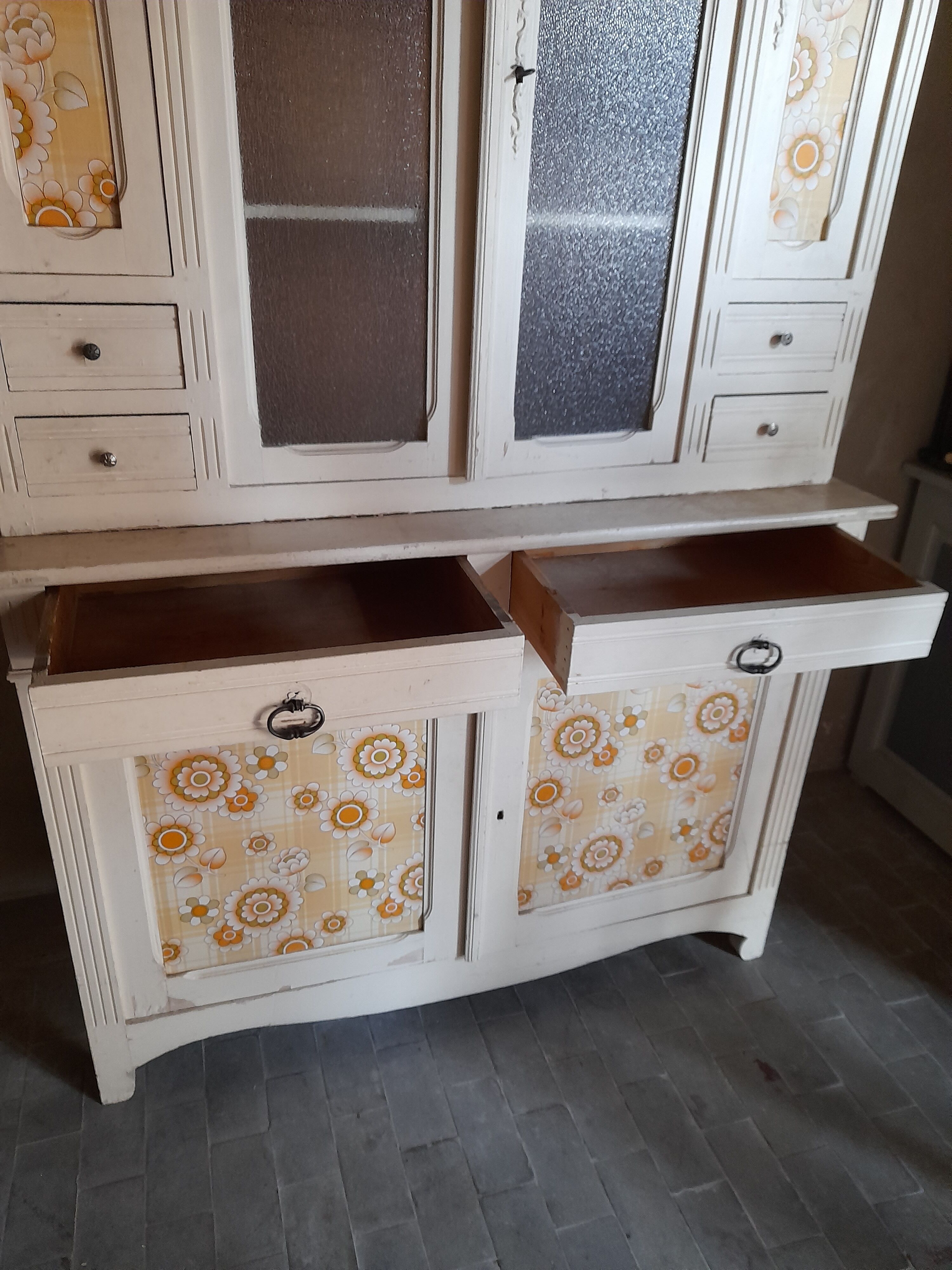 Buffet 2 corps parisien en sapin année 50