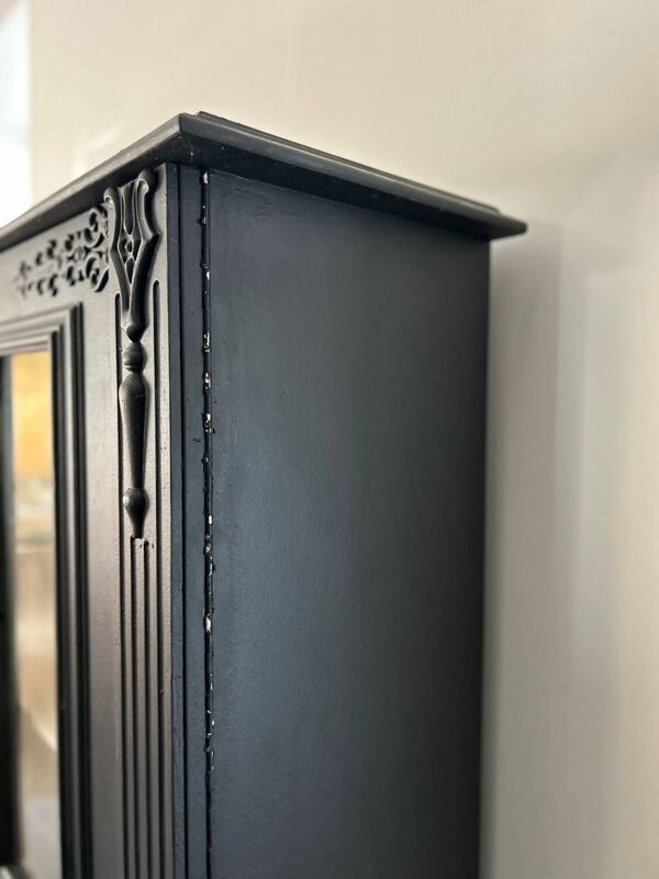 Buffet vitrine de style colonial