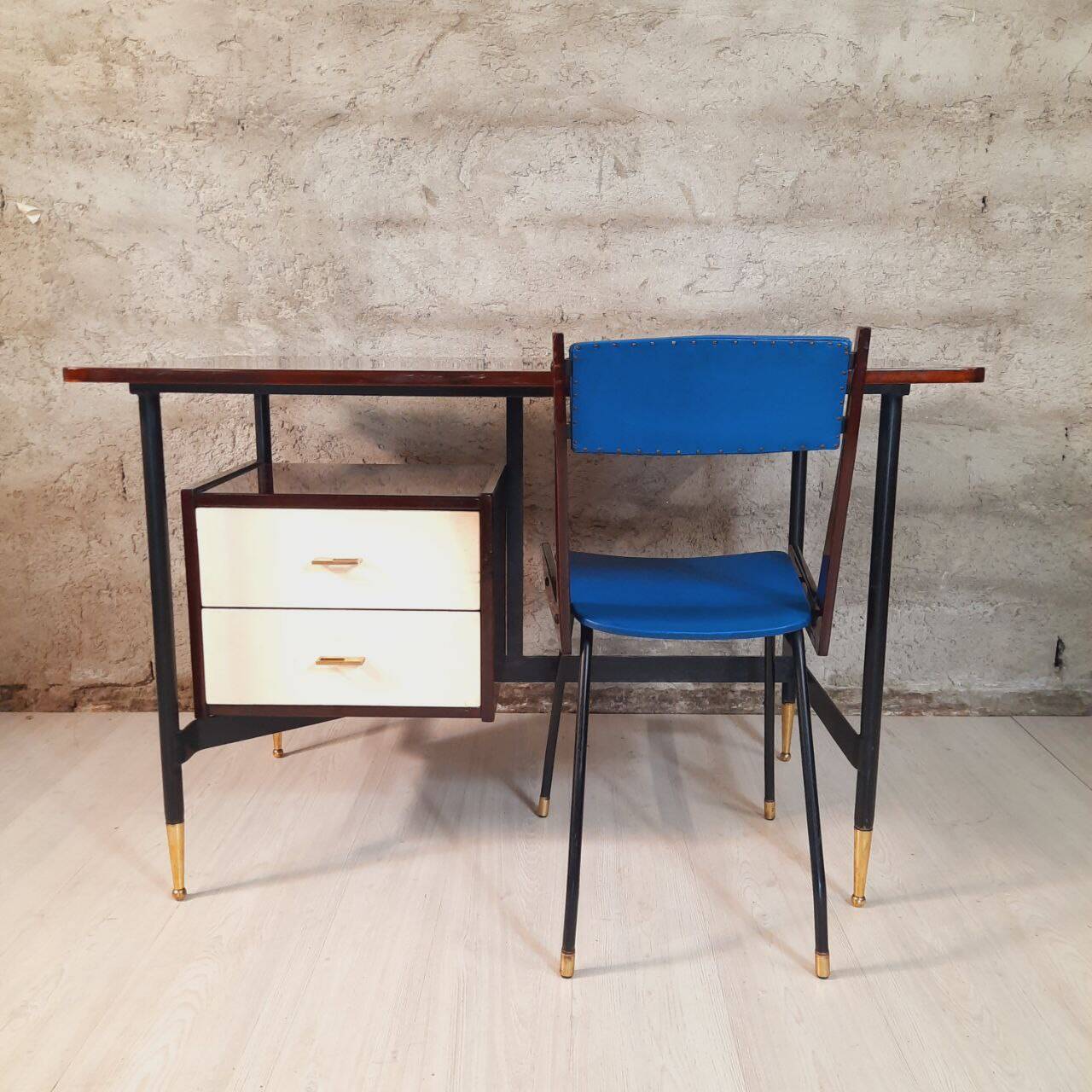 Vintage lacquered top desk with iron structure and pointed brass feet
