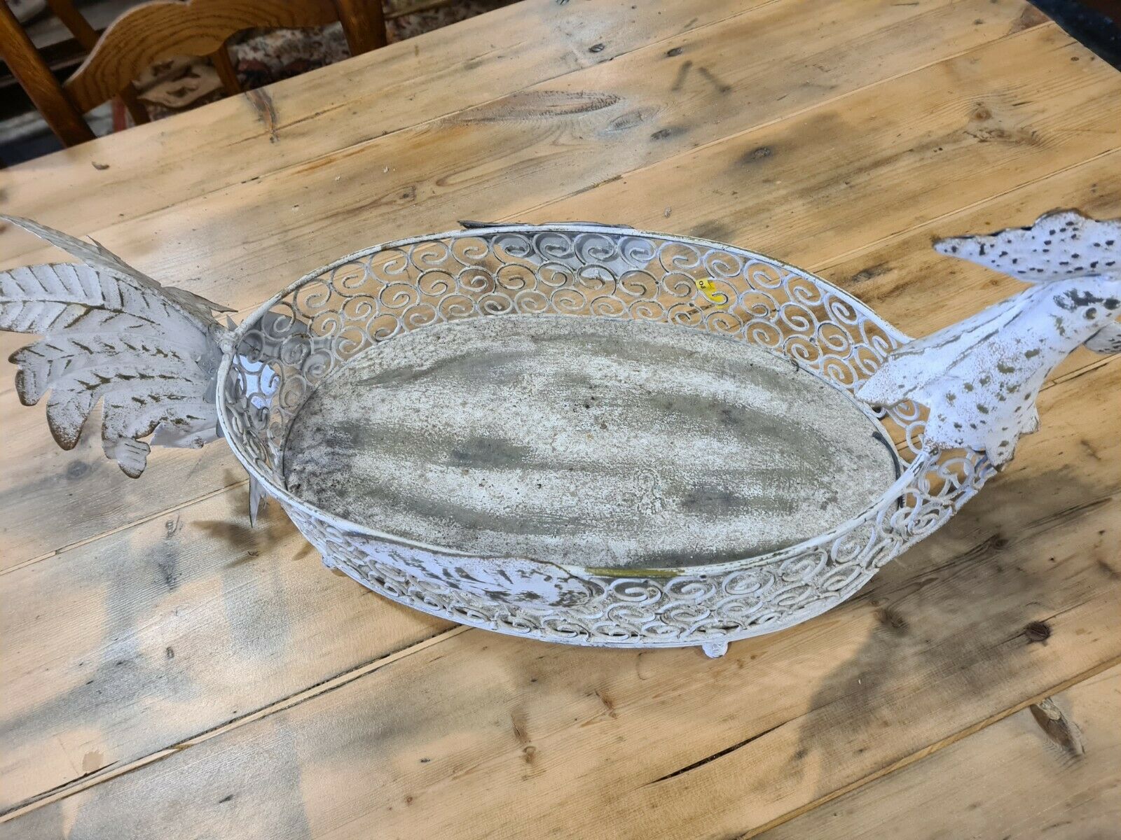 Iron basket with hen