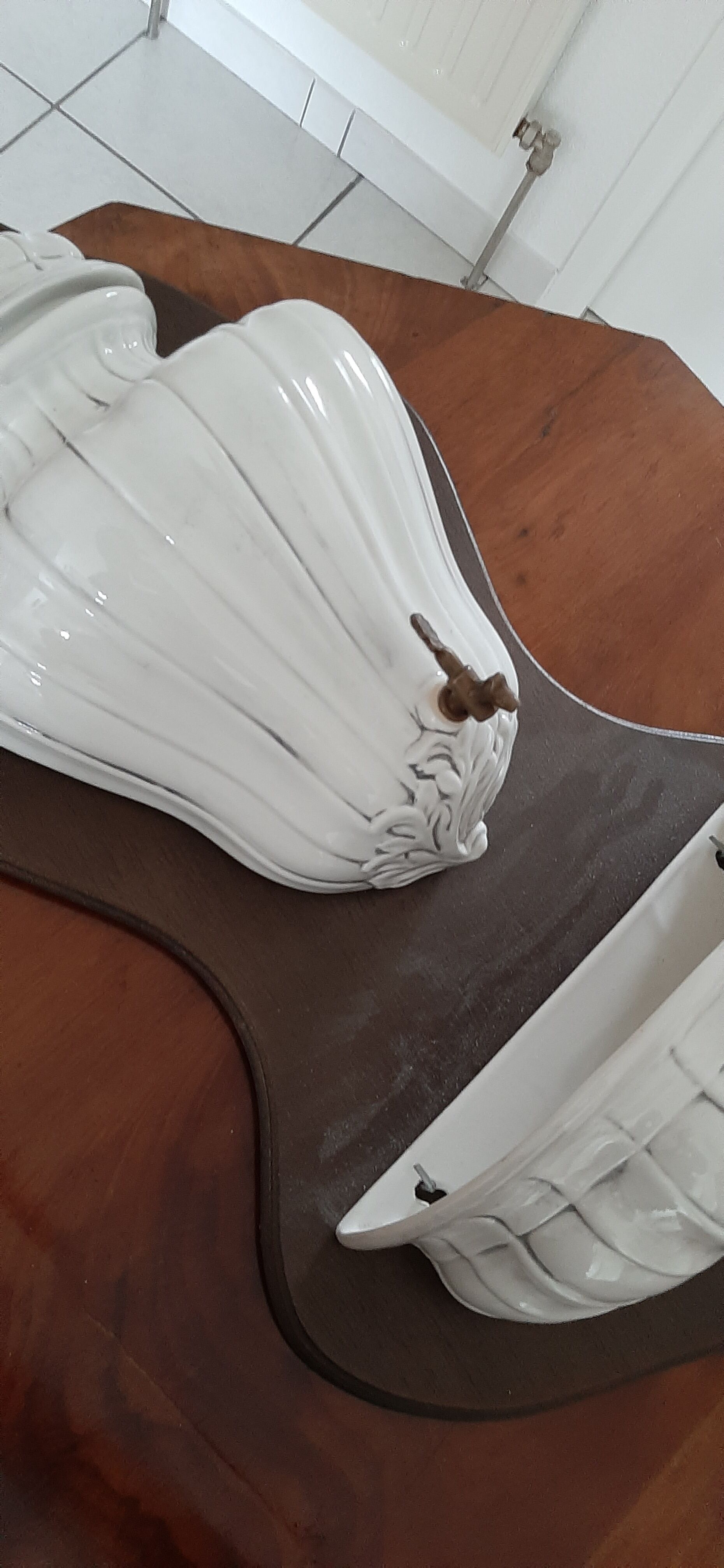 Earthenware fountain