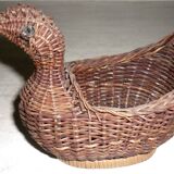 Woven wicker hen