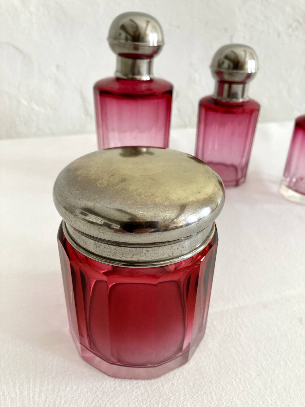 Set / Toiletries / Pink crystal bottles, 1920s