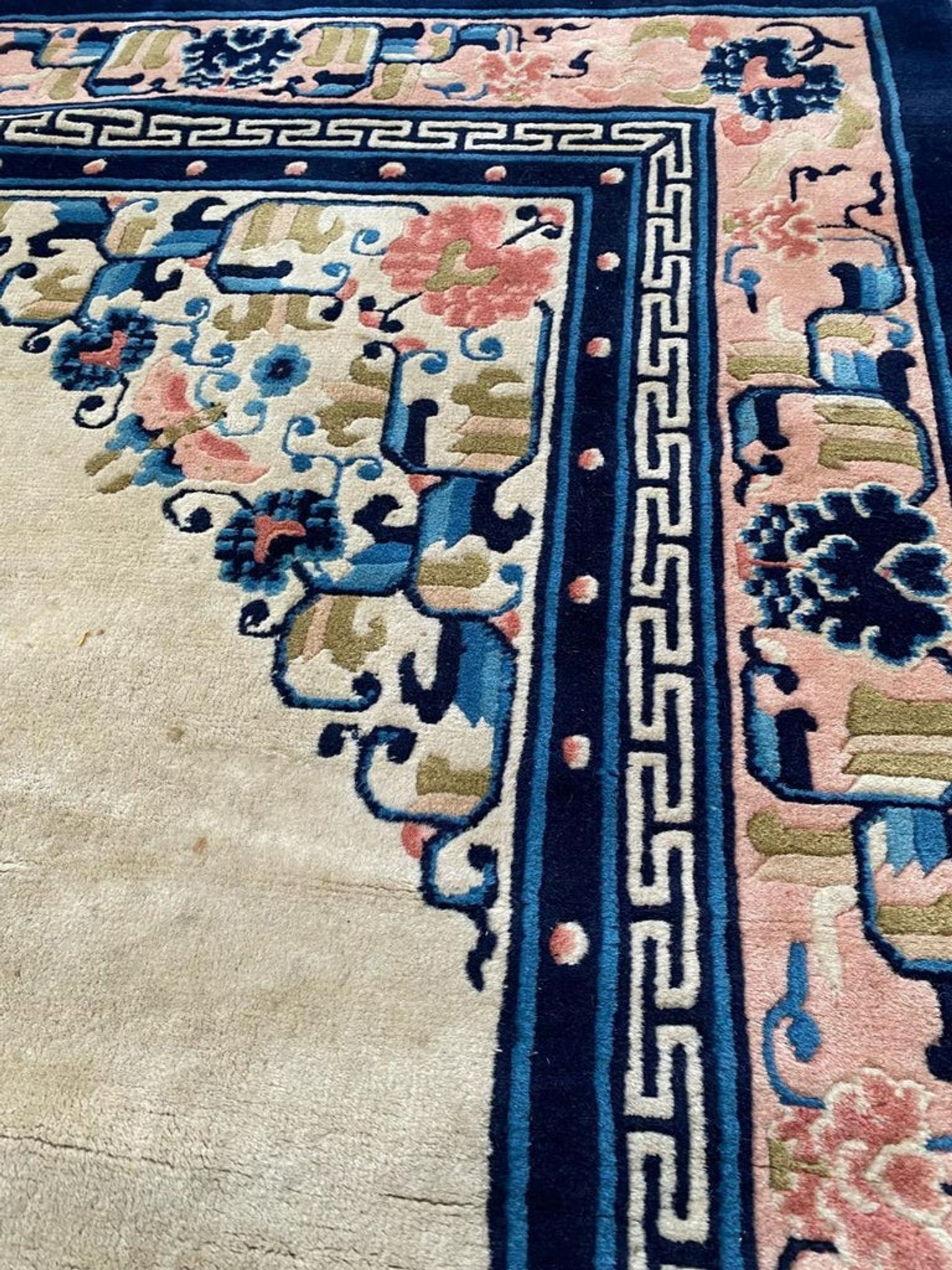 Tapis carré vintage Art Déco de Pékin Chine