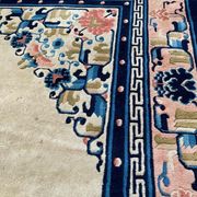 Tapis carré vintage Art Déco de Pékin Chine