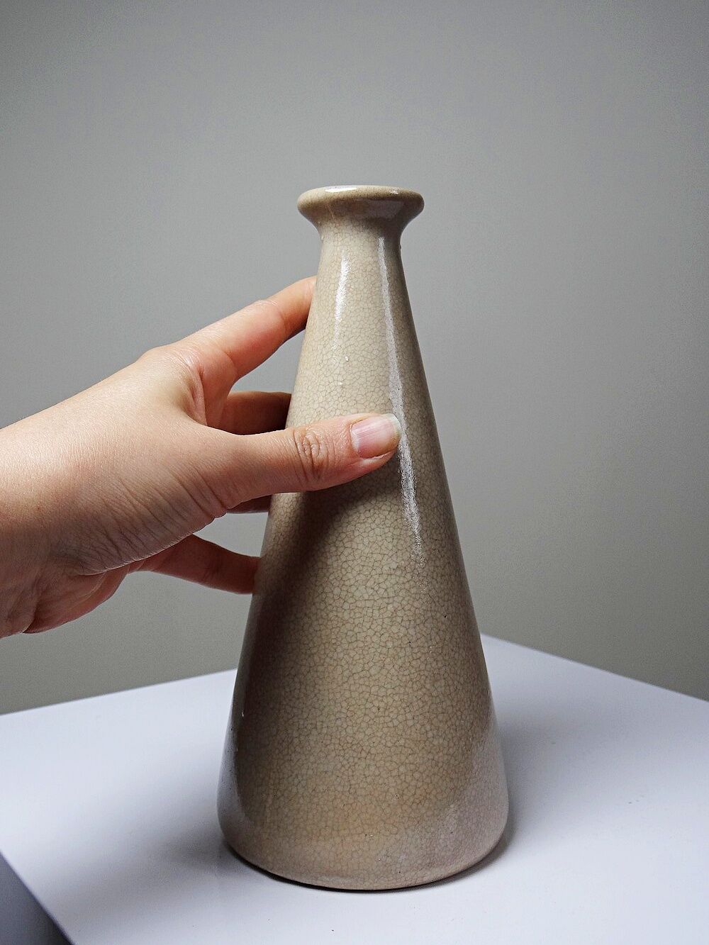 Art Deco conical vase in crackled beige earthenware, circa 1930-1950.