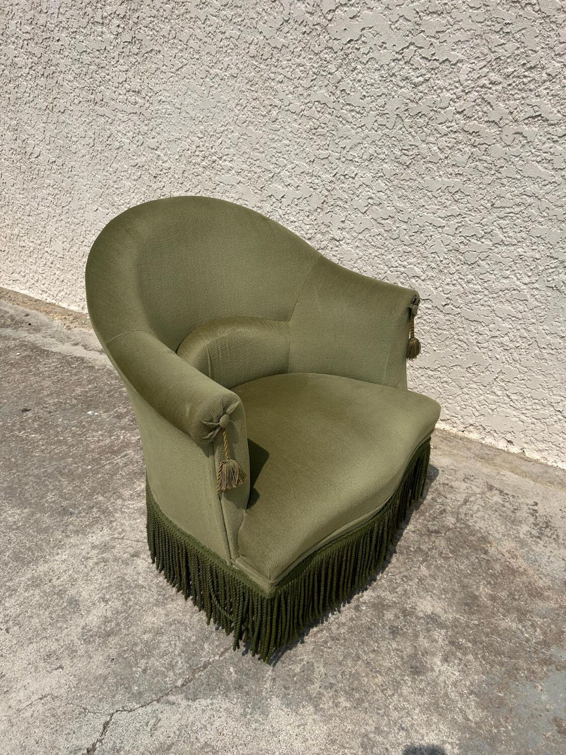 Paire de fauteuils crapaud vert vintage
