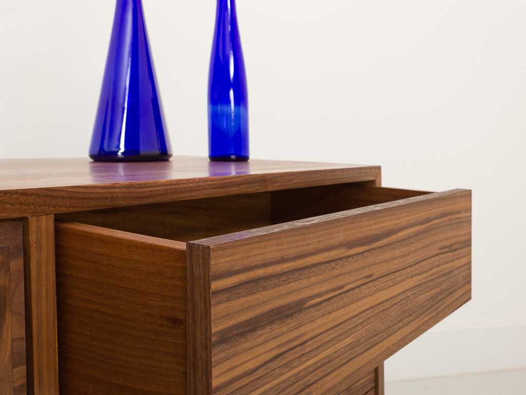 Oiled walnut TV stand equipped with 2 sliding doors and 3 drawers