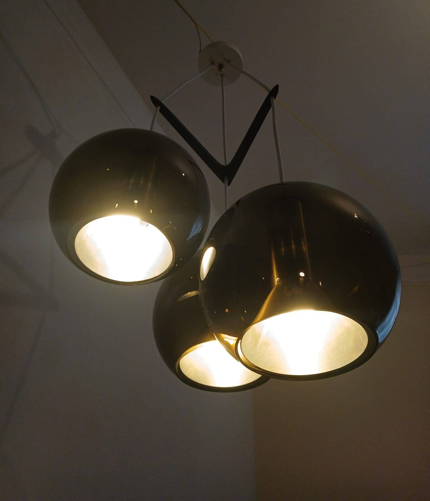 Suspension triple "Globe" by Frank Ligtelijn for Raak – Original edition