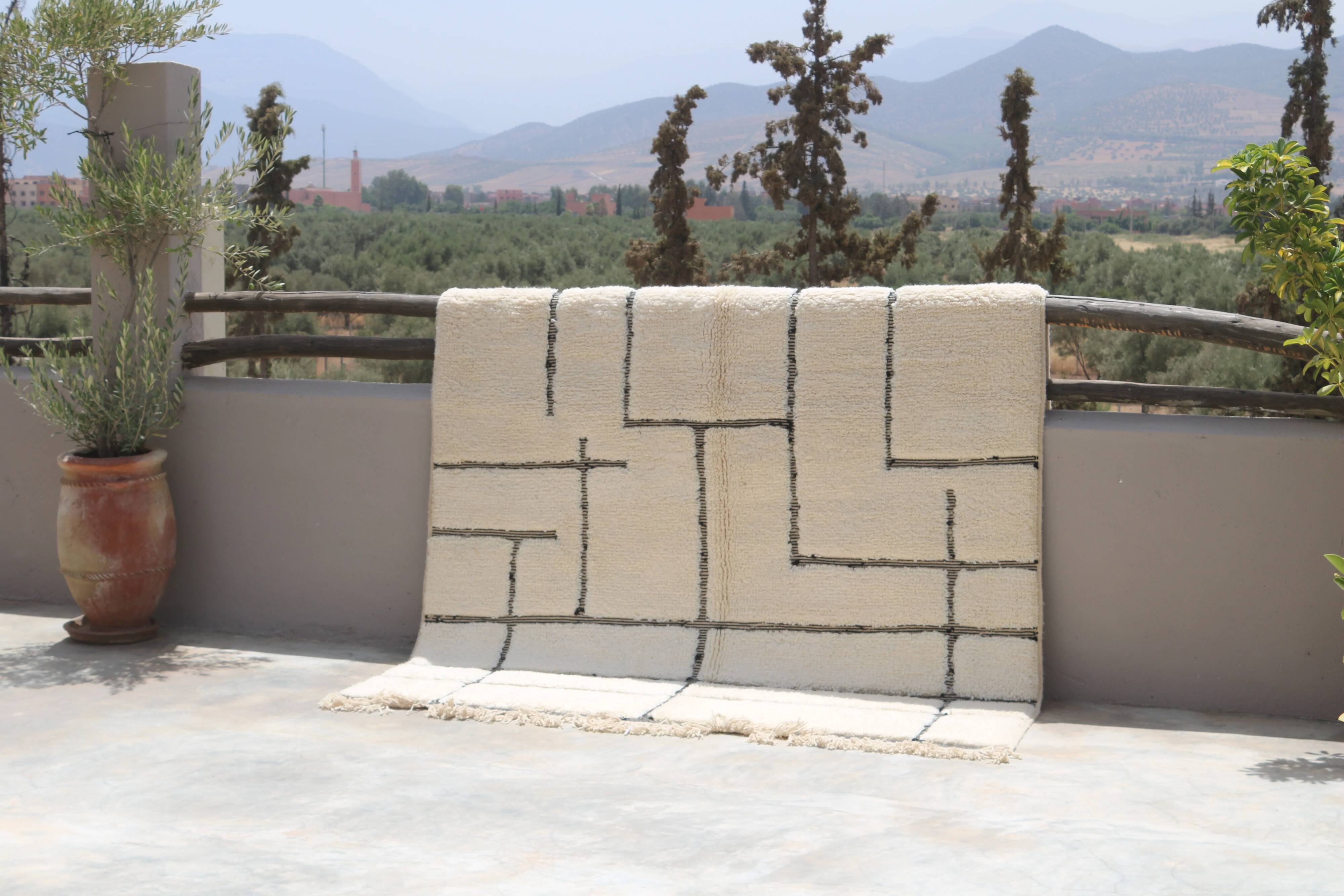 Large Beni Ouarain rug, 310 x 210 cm - G1023