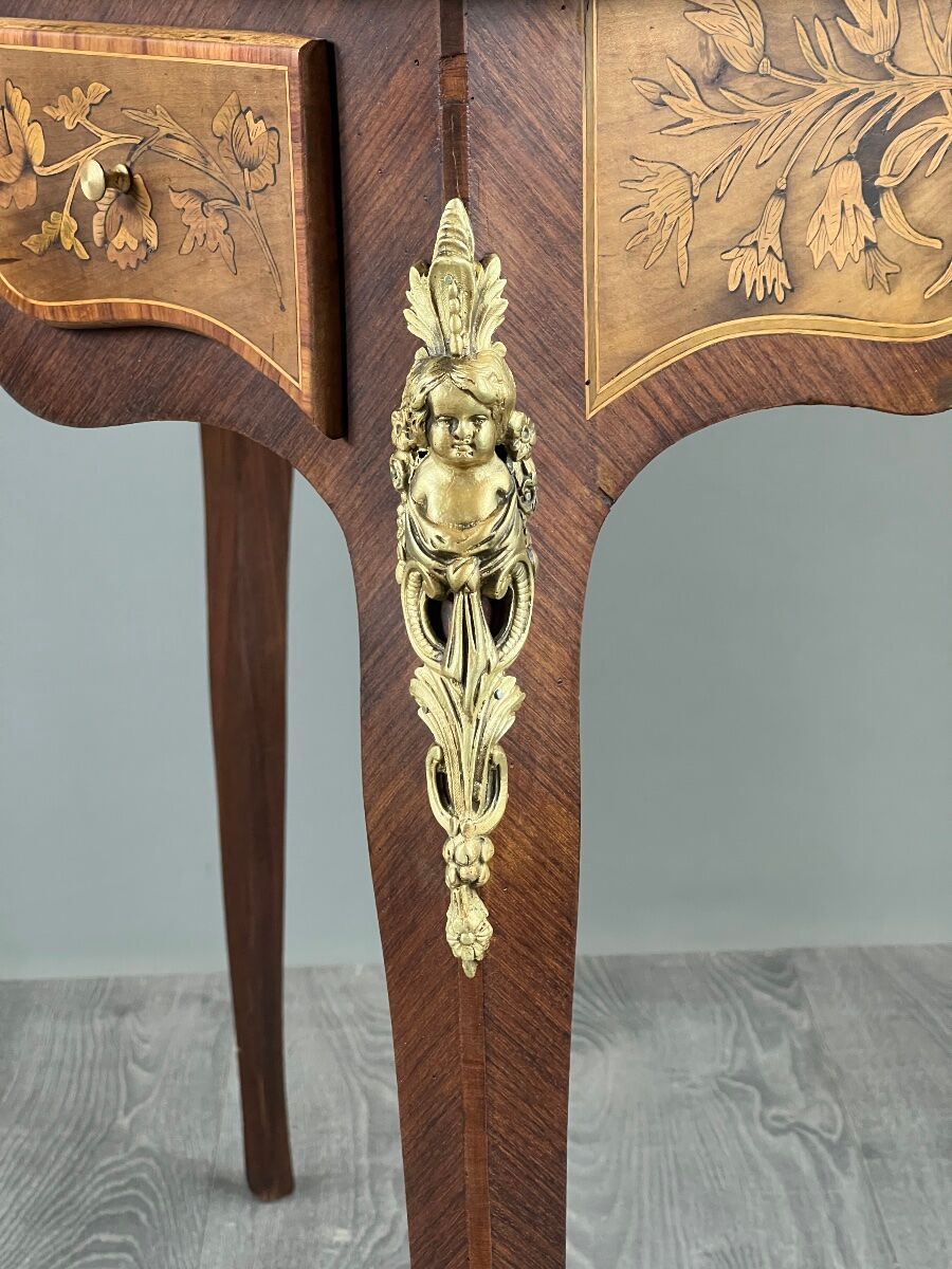 Bureau à cylindre en marqueterie de style Louis XV, XIXe siècle