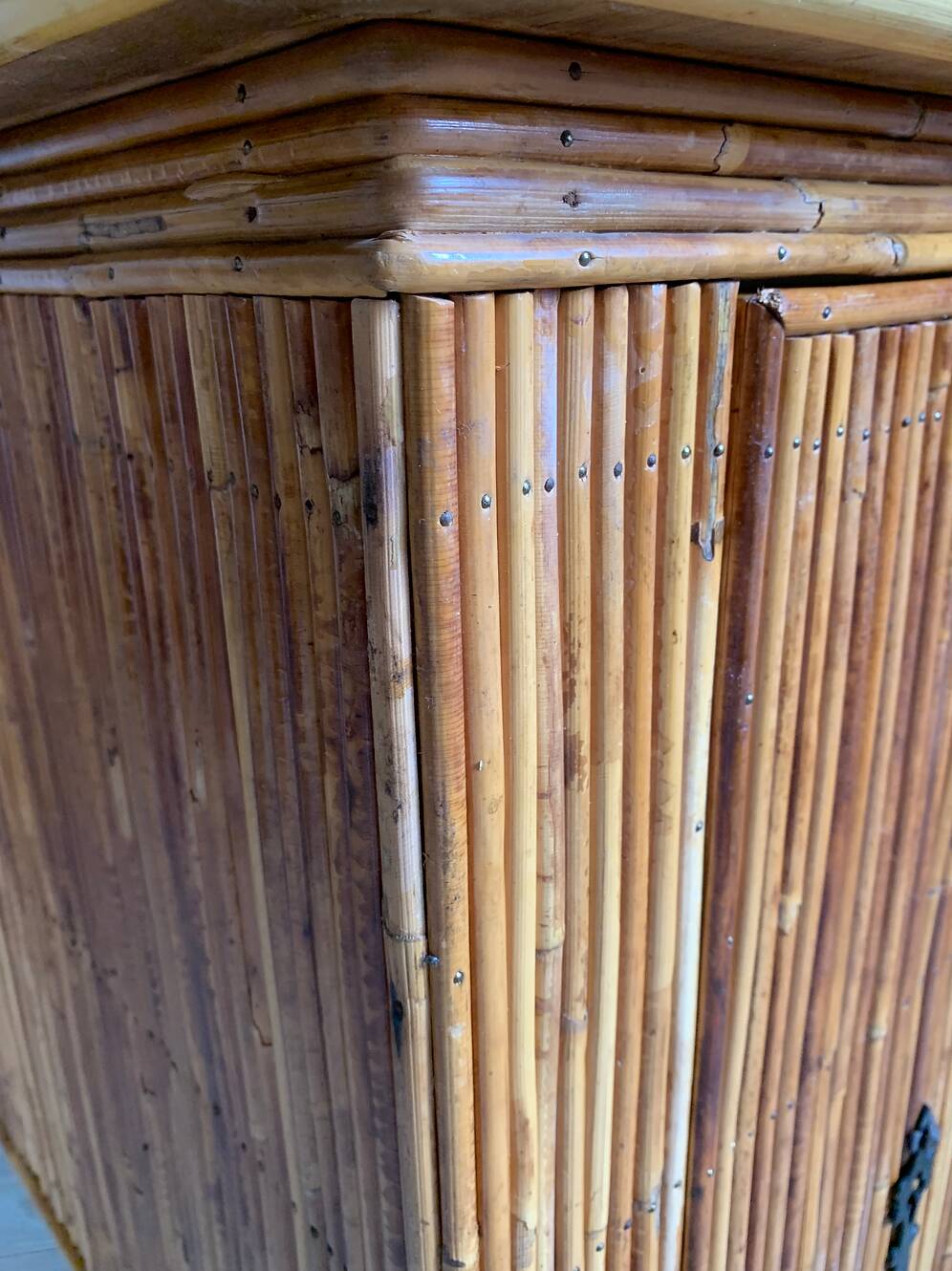 Vintage rattan buffet bar