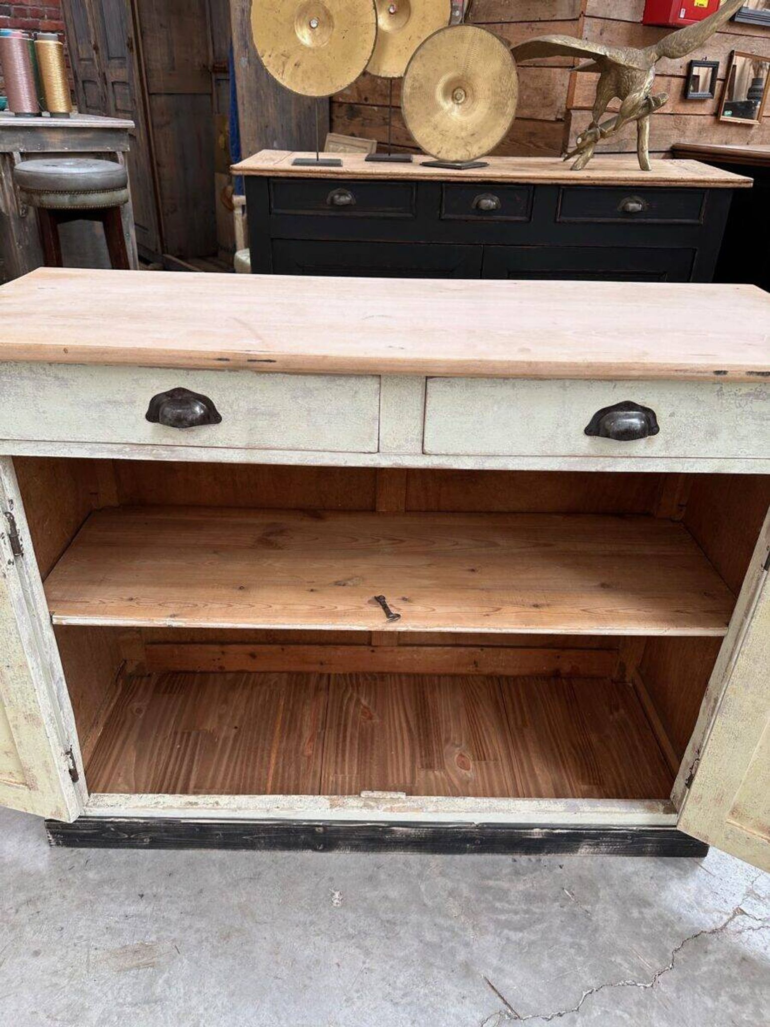 Buffet with 2 doors from the early 20th century.