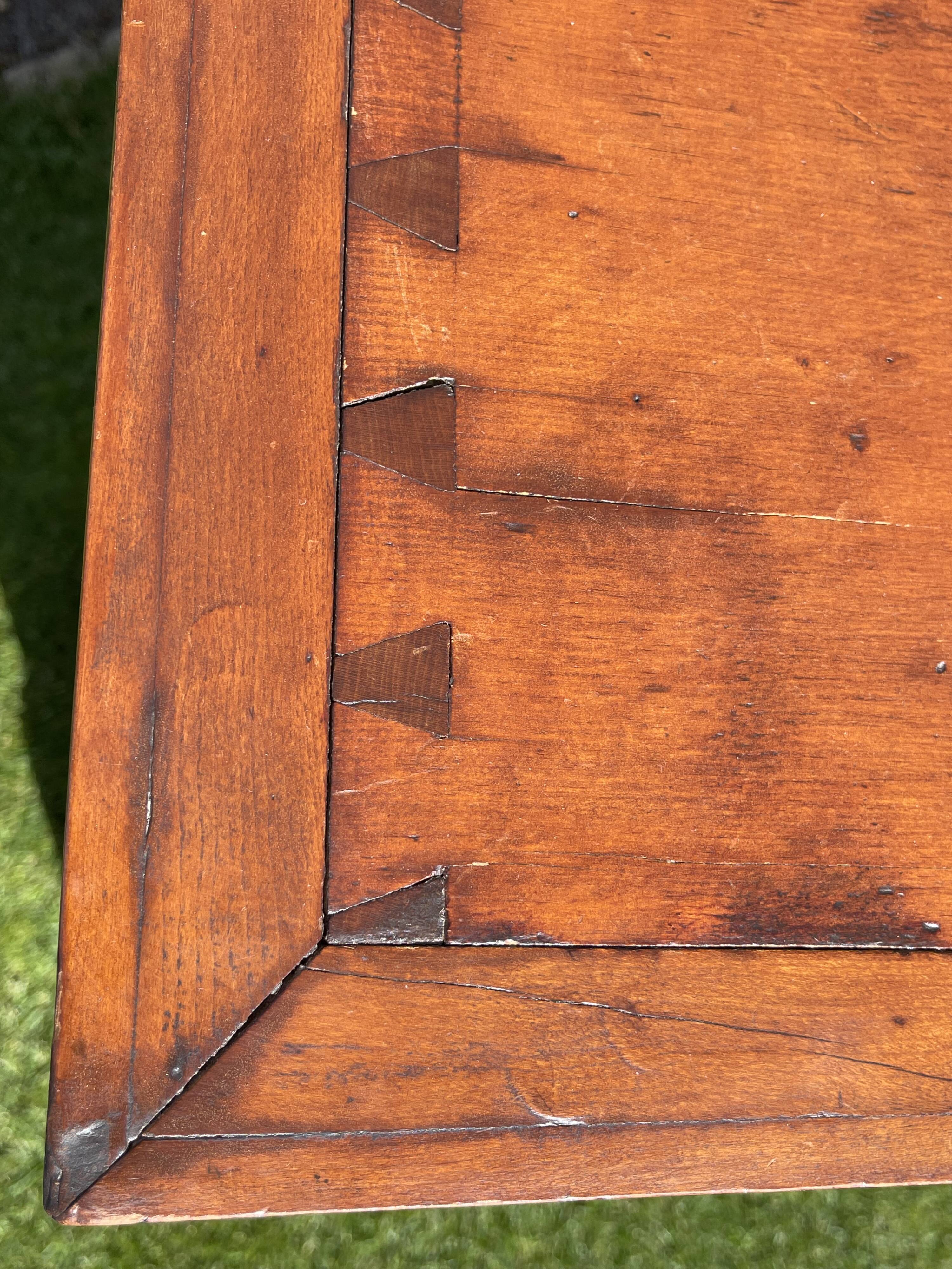 Semainier with support height in Mahogany