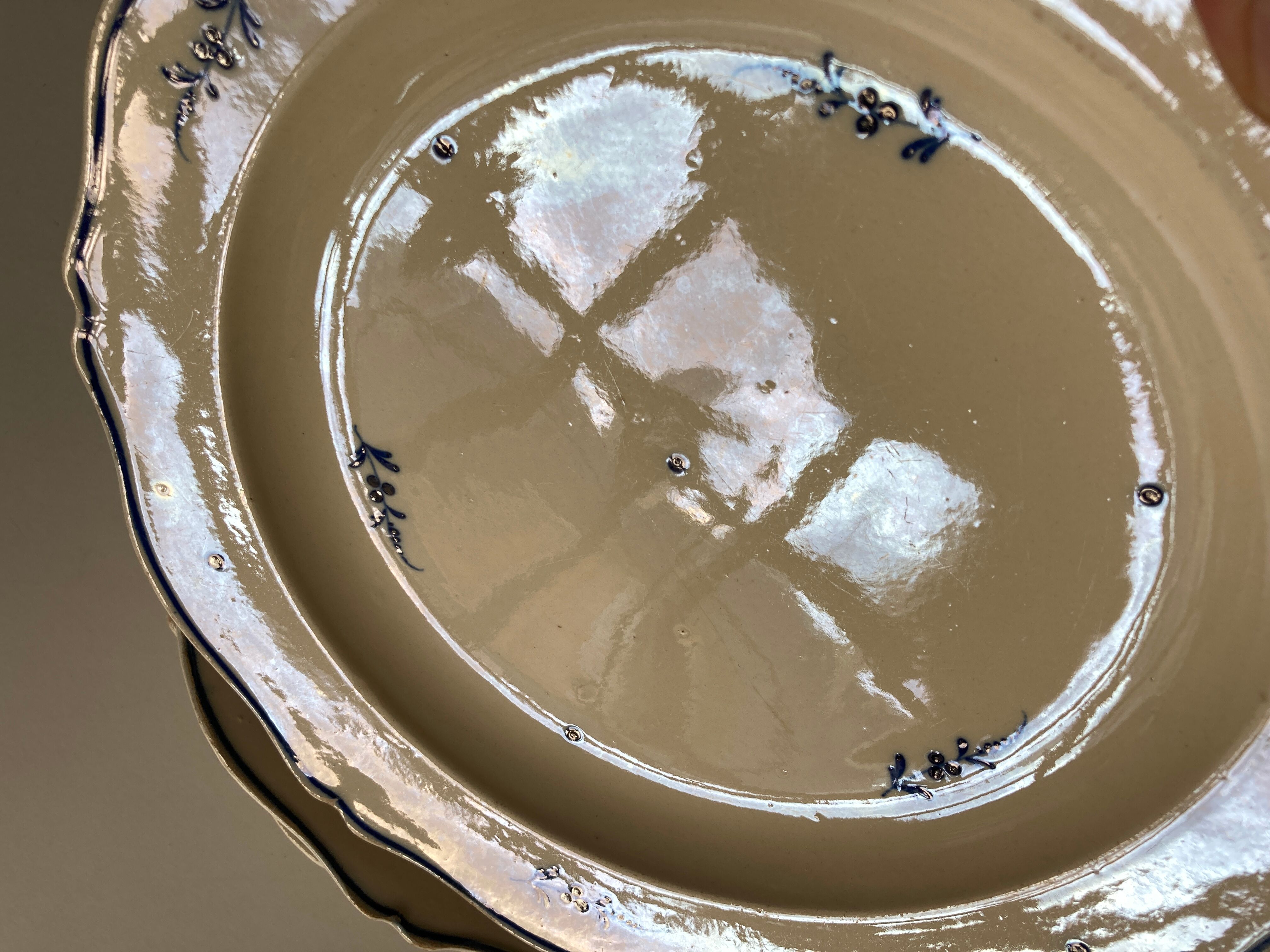 Set of 9 plates early 19th with faience twigs of Chantilly
