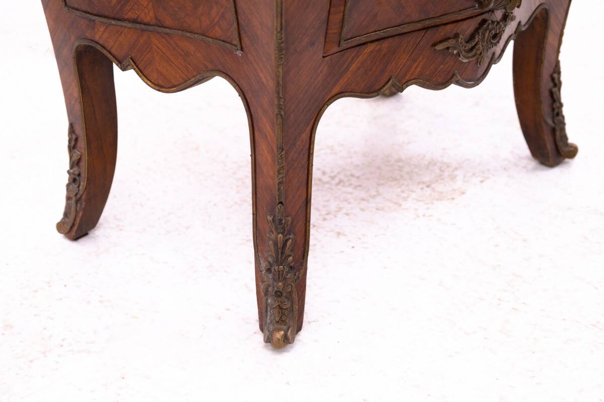 Paire de tables de chevet/commodes, France, vers 1920.