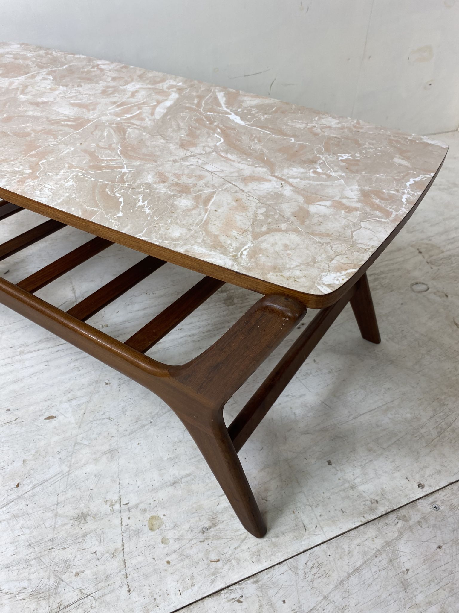 Table basse scandinave en teck par Louis Van Teeffelen pour Wébé
