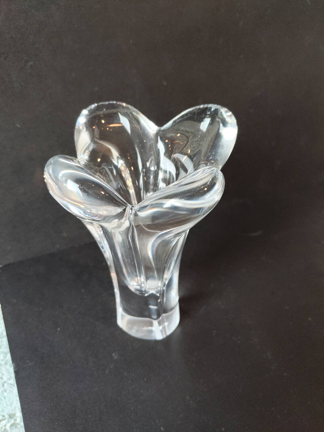 Bayel crystal vase – floral pattern – French glassware