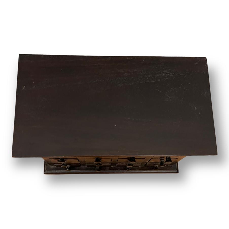 Jeweler's drawer cabinet