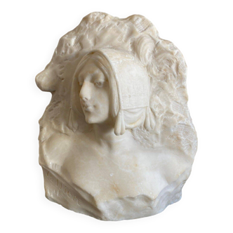 Marble sculpture representing La Vallière 20th century by J. Morrini